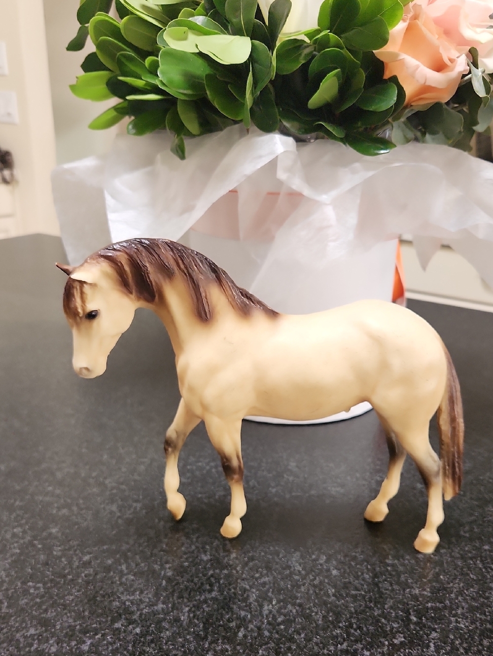 BREYER #710 RED ROAN MODEL HORSE